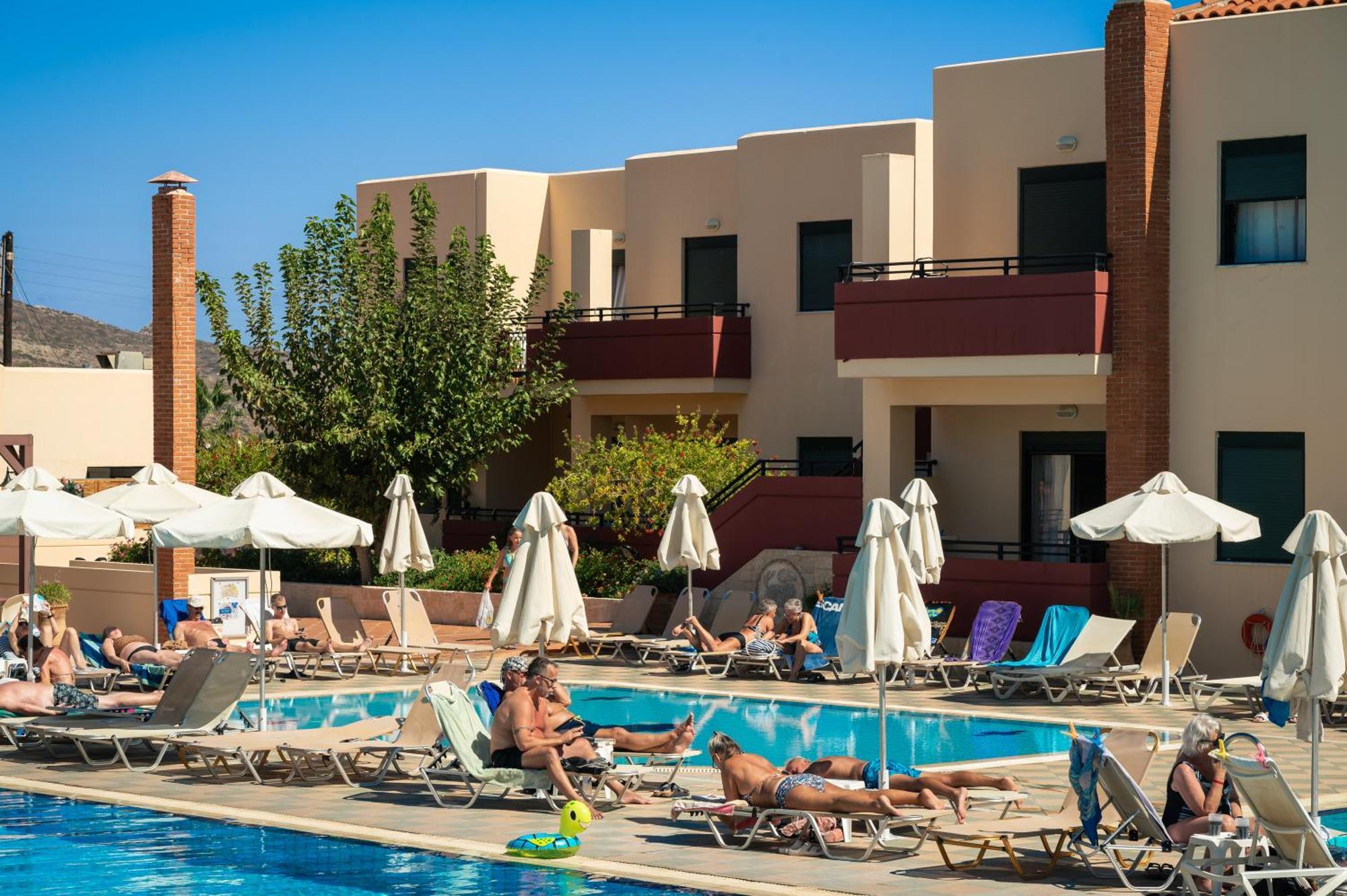 Kambos Village Agia Marina 외부 사진